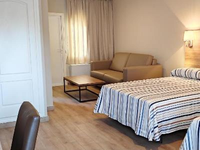 bedroom 3 - hotel hotel best osuna madrid feria - madrid, spain