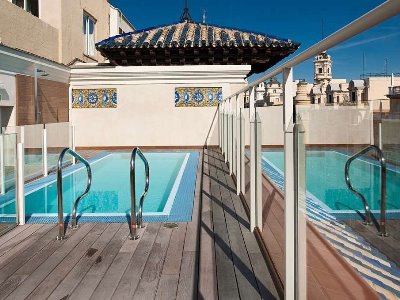 outdoor pool - hotel catalonia gran via - madrid, spain