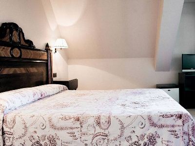 bedroom - hotel principe pio - madrid, spain