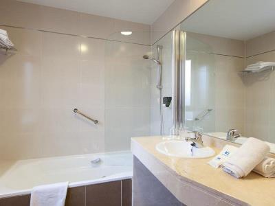 bathroom - hotel ganivet - madrid, spain