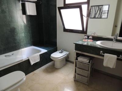 bathroom - hotel mariposa - malaga, spain