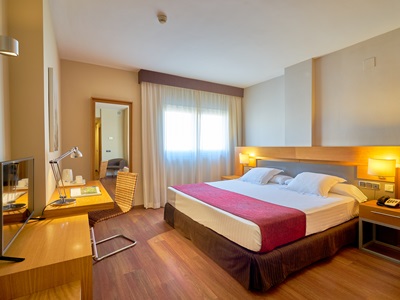 bedroom 7 - hotel guadalmedina - malaga, spain