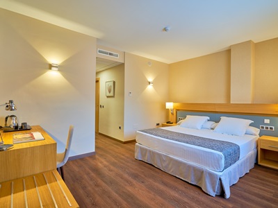 bedroom 2 - hotel guadalmedina - malaga, spain