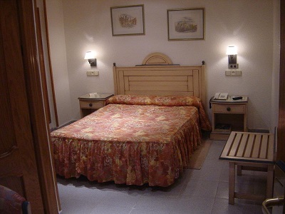 bedroom 1 - hotel azahar - murcia, spain