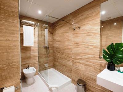 bathroom - hotel cetina - murcia, spain
