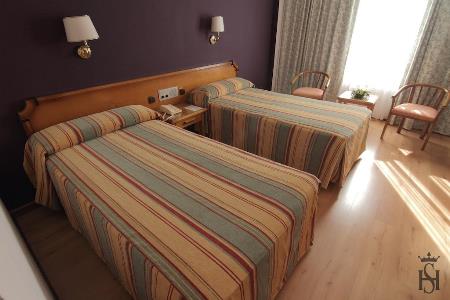 bedroom - hotel europa centro - palencia, spain