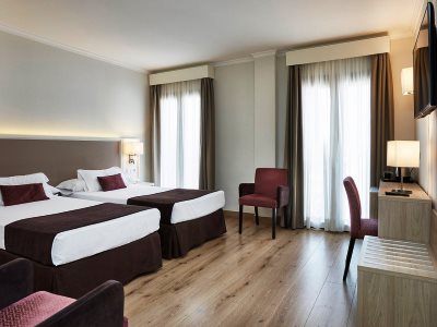 bedroom - hotel maestranza - ronda, spain