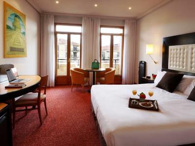 bedroom 2 - hotel abba fonseca - salamanca, spain