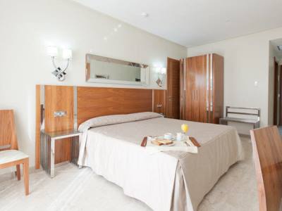 bedroom - hotel gran hotel corona sol - salamanca, spain