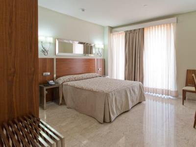 bedroom 1 - hotel gran hotel corona sol - salamanca, spain