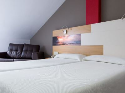 bedroom 4 - hotel chateau la roca - santander, spain