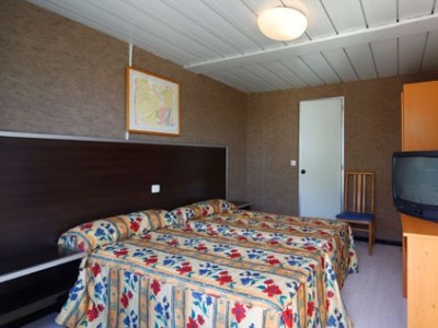 bedroom 3 - hotel compostela inn - santiago de compostela, spain