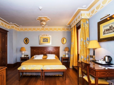 junior suite - hotel inglaterra - seville, spain