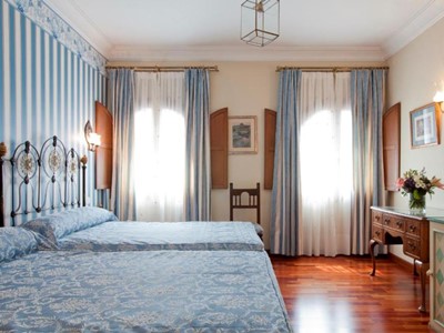 bedroom 5 - hotel dona maria - seville, spain