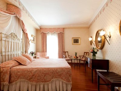 bedroom 10 - hotel dona maria - seville, spain
