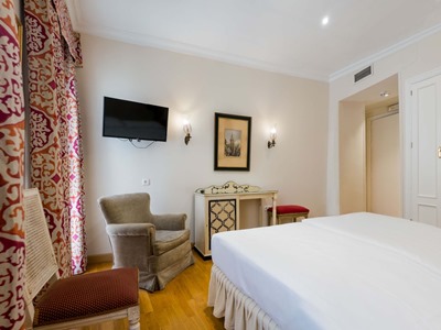 bedroom 8 - hotel dona maria - seville, spain