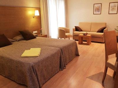 bedroom 1 - hotel don paco - seville, spain