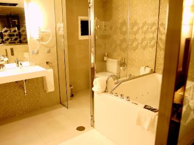 bathroom 1 - hotel don paco - seville, spain