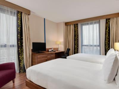 bedroom 4 - hotel hilton garden inn sevilla - seville, spain