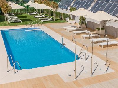 outdoor pool - hotel hilton garden inn sevilla - seville, spain