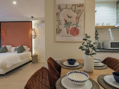 bedroom 1 - hotel apartamentos turisticos magna sevilla - seville, spain