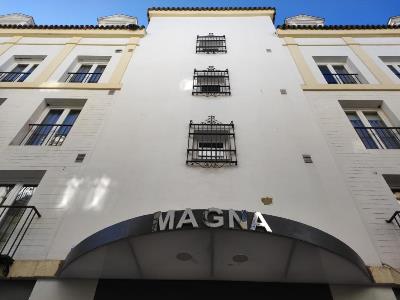 exterior view - hotel apartamentos turisticos magna sevilla - seville, spain
