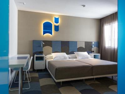 bedroom 1 - hotel macia sevilla kubb - seville, spain