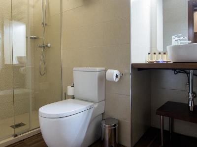 bathroom - hotel abad toledo - toledo, spain