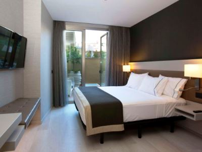 suite 2 - hotel sh colon valencia hotel - valencia, spain