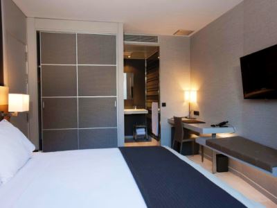 suite 4 - hotel sh colon valencia hotel - valencia, spain