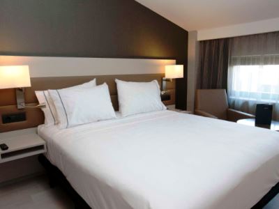 bedroom 2 - hotel sh colon valencia hotel - valencia, spain