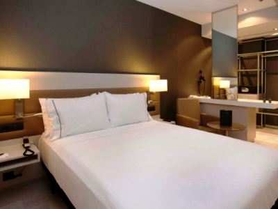 bedroom 3 - hotel sh colon valencia hotel - valencia, spain