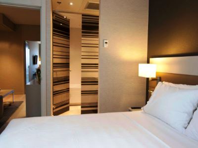 bedroom 5 - hotel sh colon valencia hotel - valencia, spain