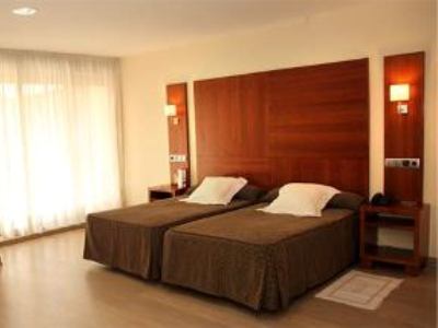 standard bedroom - hotel cesaraugusta - zaragoza, spain
