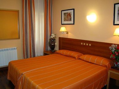 bedroom 1 - hotel hotel paris centro - zaragoza, spain