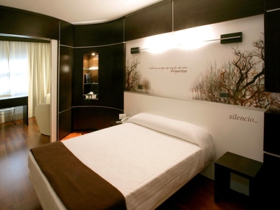 bedroom 2 - hotel europa - zaragoza, spain