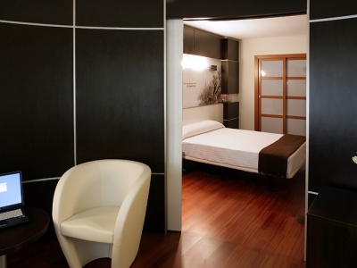 bedroom 3 - hotel europa - zaragoza, spain