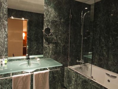 bathroom - hotel ac alcala de henares - alcala de henares, spain