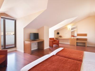 bedroom 4 - hotel granada palace - monachil, spain
