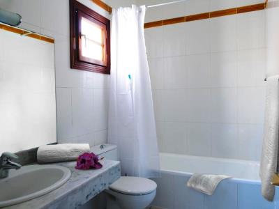 bathroom - hotel maspalomas resort by dunas - maspalomas, spain