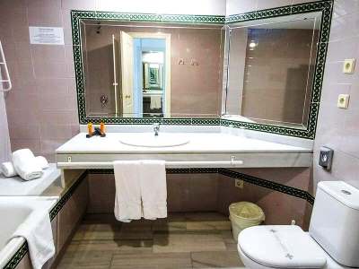 bathroom - hotel hospedium hotel apartamentos simon verde - mairena del aljarafe, spain