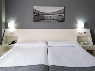bedroom 4 - hotel ilunion alcora sevilla - san juan de aznalfarache, spain