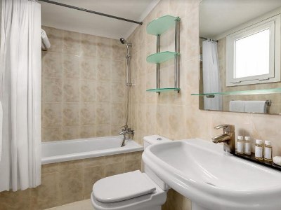 bathroom 1 - hotel wyndham residences tenerife golf del sur - san miguel de abona, spain