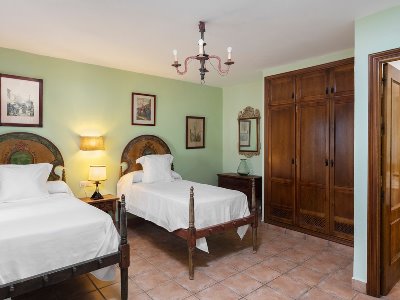 bedroom 7 - hotel suites cortijo fontanilla - conil frontera, spain