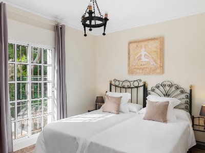 bedroom 10 - hotel suites cortijo fontanilla - conil frontera, spain