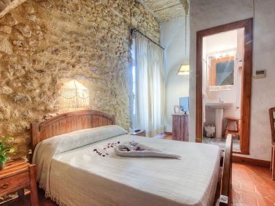 bedroom - hotel convento san francisco - vejer de la frontera, spain