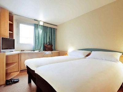 bedroom 2 - hotel ibis granada - armilla, spain