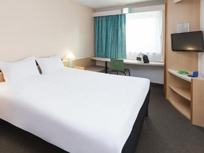 bedroom 1 - hotel ibis granada - armilla, spain