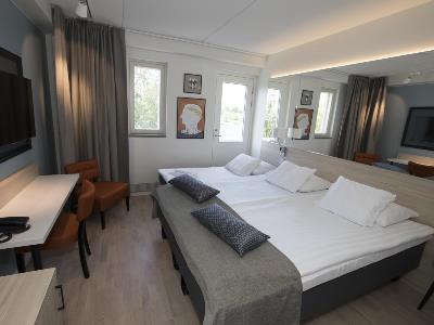 bedroom - hotel original sokos seurahuone - savonlinna, finland