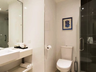 bathroom - hotel ramada suites wailoaloa beach fiji - fiji, fiji